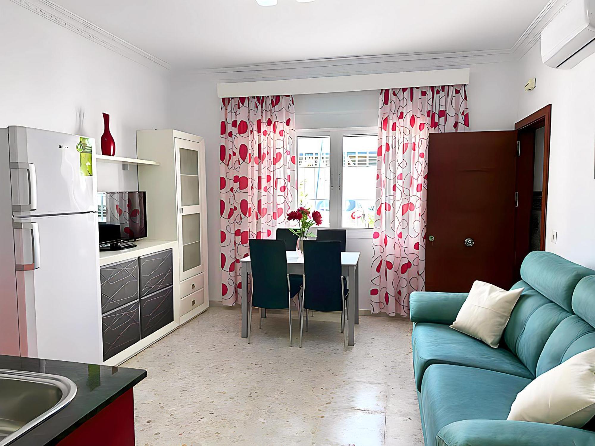 Apartment Comodo Cerca De La Playa, Solo Familias Y Parejas *
